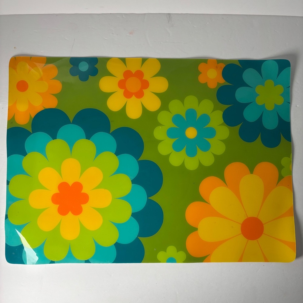 Retro Groovy Floral Daisy Placemats Set of 4 13x18 Green Blue Plastic  Flower